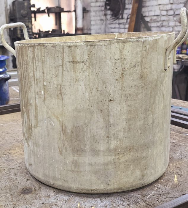 Кастрюли продам НЕДОРОГО