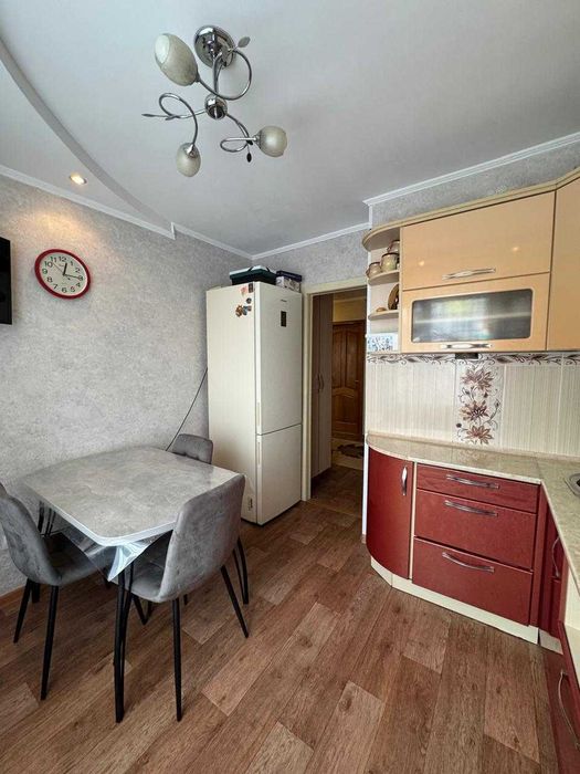 Продам 2 комнатную квартиру  район Изюминка