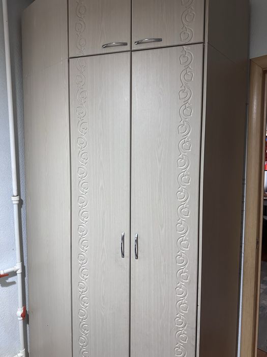 Продам угловой шкаф