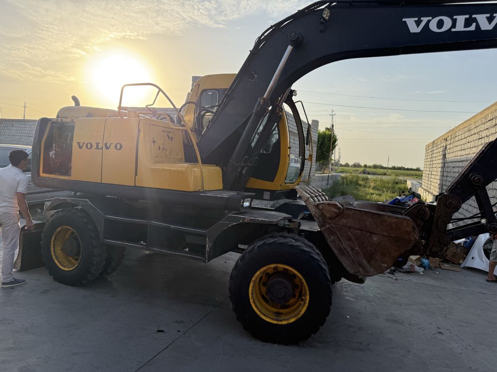 Srochno ekskivator sotiladi 135