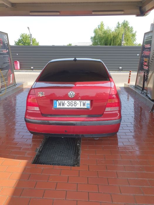 Dezmembrez Volkswagen bora 1.6 i SR