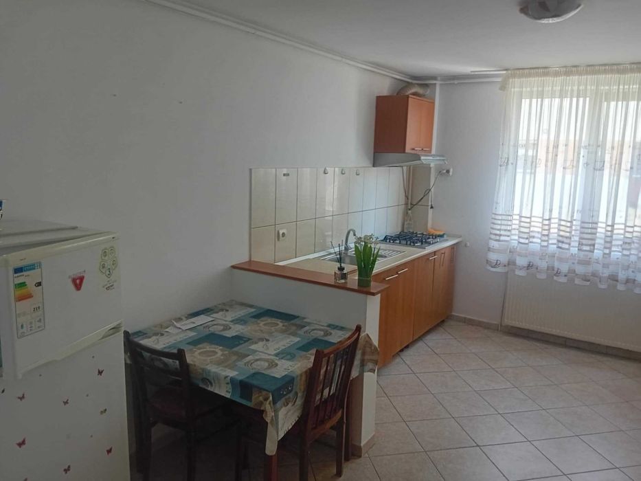 Ap 2 Camere Piata Maratei 44mp etaj 2Mobilat renovat la cheie centrala
