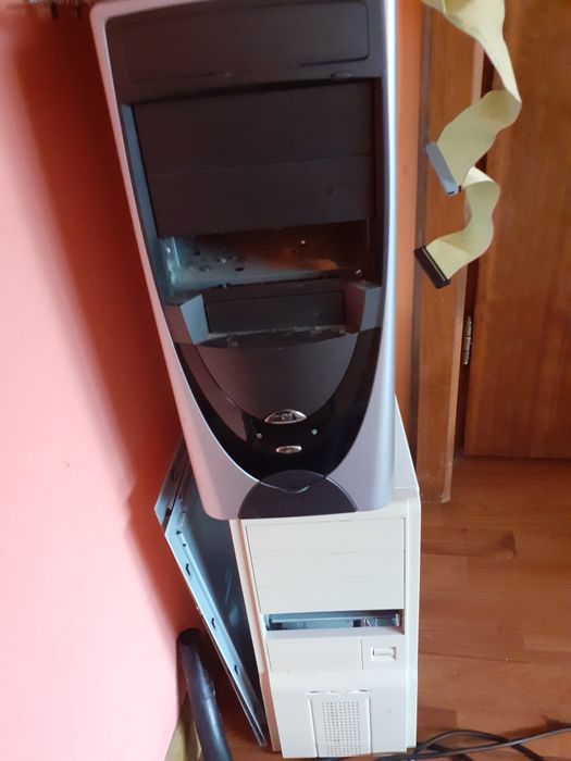 Carcasa de calculator la 50 lei