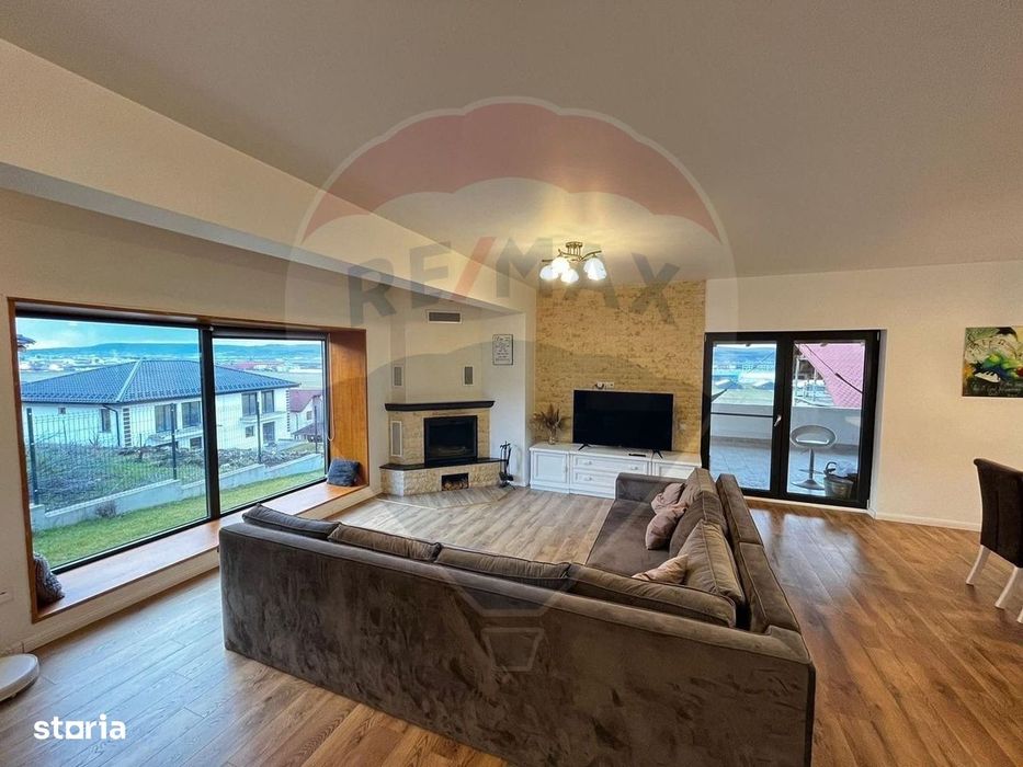 Casă individuală cu 4 dormitoare de vânzare str Planoarelor Dezmir