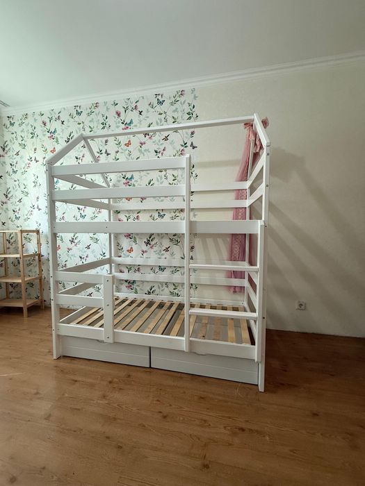 Продам двухъярусную кровать