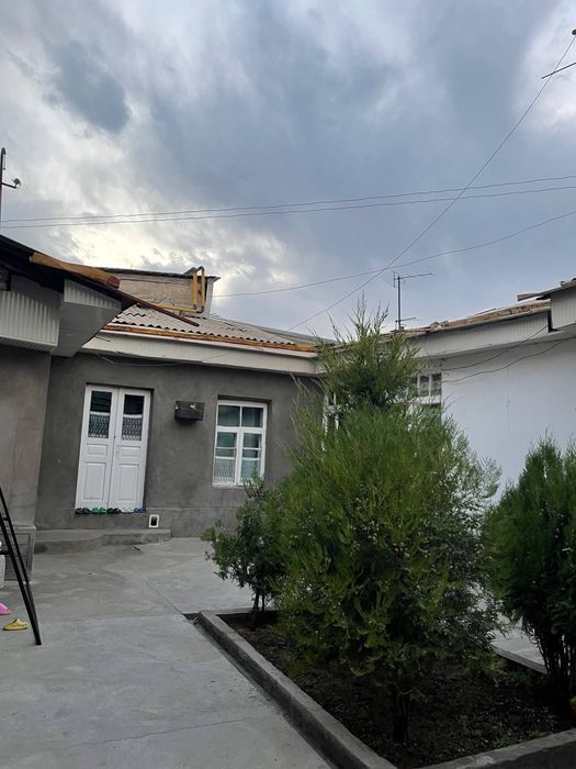 Hastimomda hovli sotiladi srochna!w