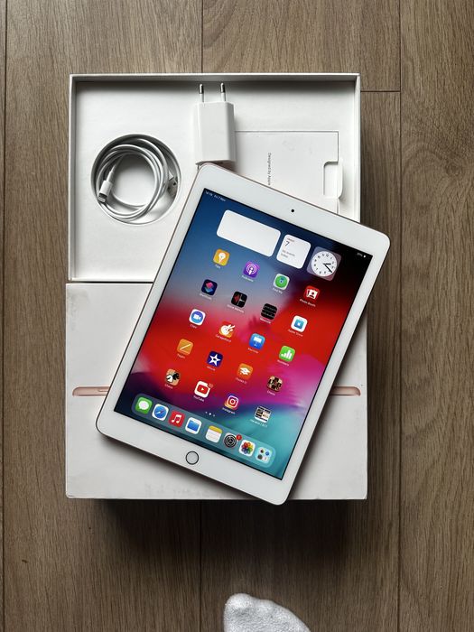 Apple iPad 6, 32 GB в отлично състояние