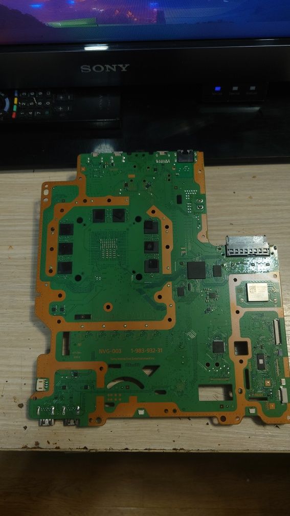 PS4 Pro complet funcțional - Fără carcasă