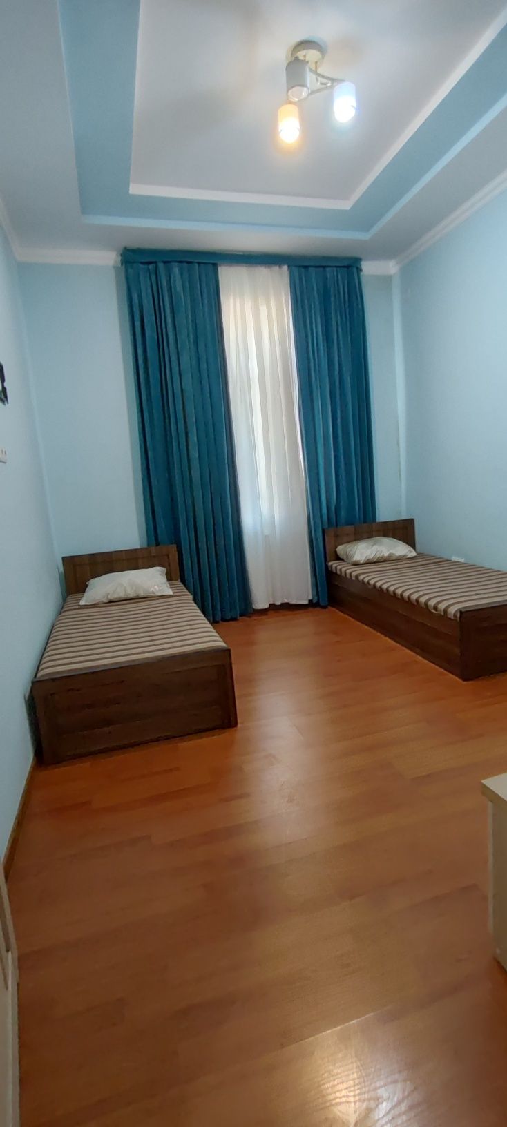 Срочно 500$ 4 хонали катта квартира арендага Яшнабод район Mетро олди