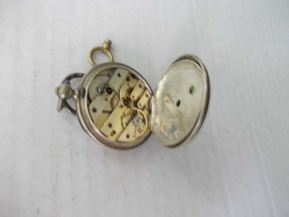Ceas vechi de buzunar din argint defect B