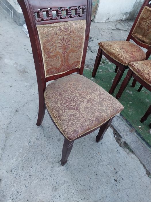 На реставрацию стулья и столик