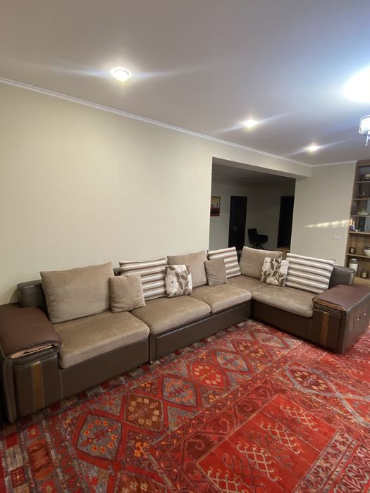 Диван угловой б/у