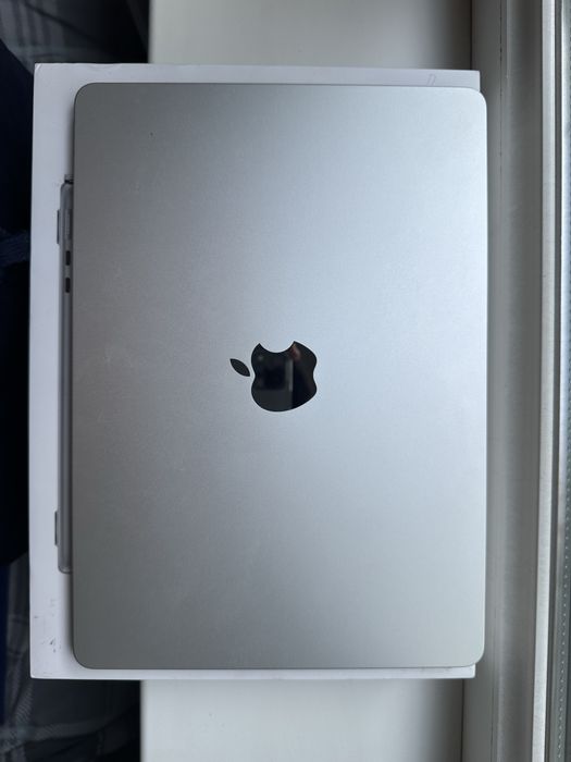 Macbook 2022 / M2 / 256 гб