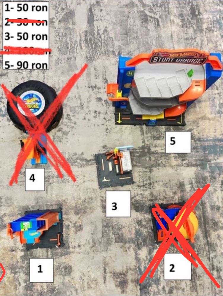 Hot Wheels seturi de joaca in stare foarte buna ,se vand fara masinute