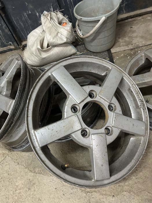 Продам титанки в хорошем состоянии R16