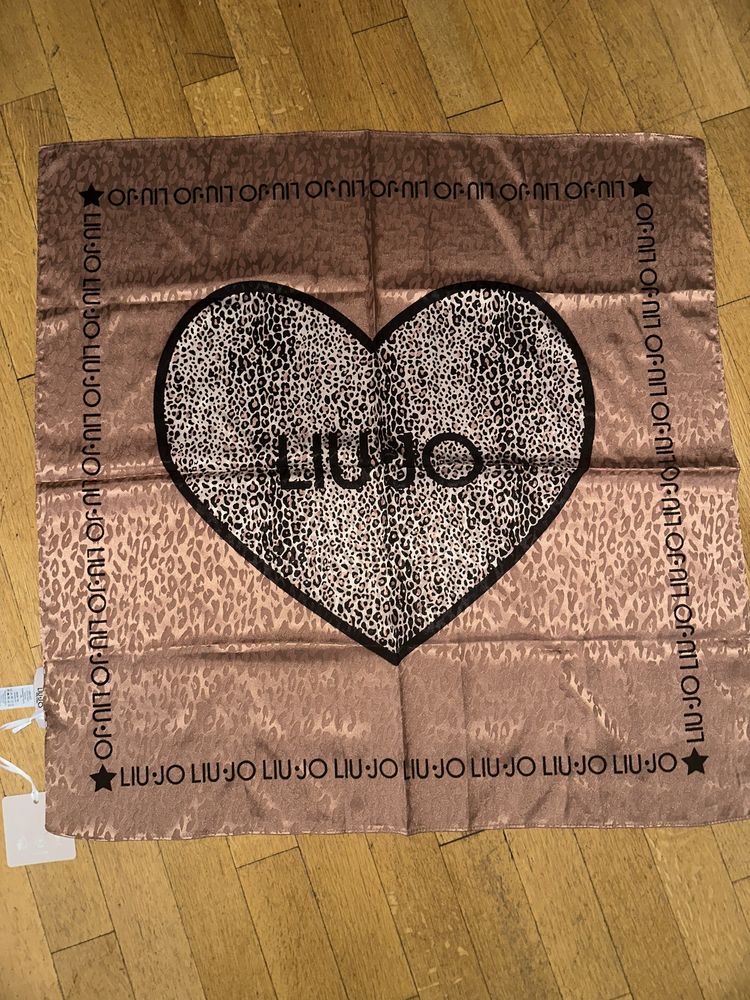 Шал Liu Jo нов