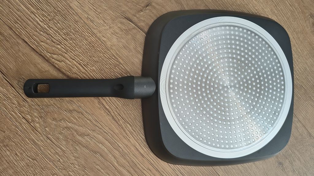 Грил тиган Brabantia Rock 28cm