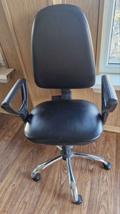 Компьютерный стул