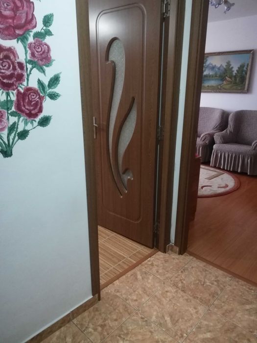 Vând  sau schimb apartament 4  camere Motru