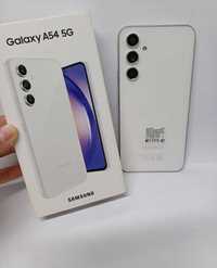 Samsung A54 в белом свете