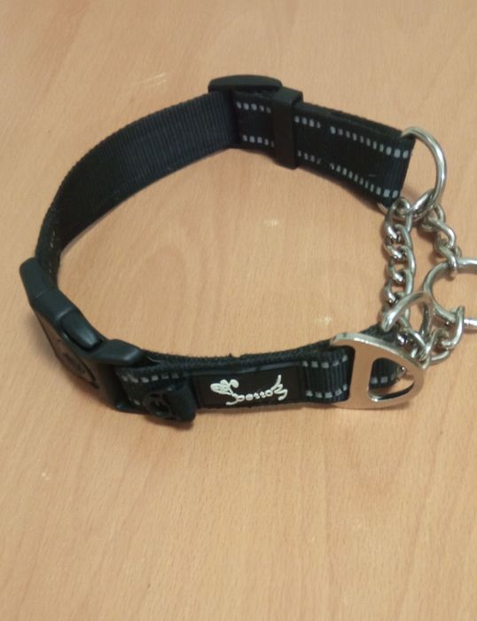 Zgarda ajustabila, noua din material textil rezistent,pentru câini