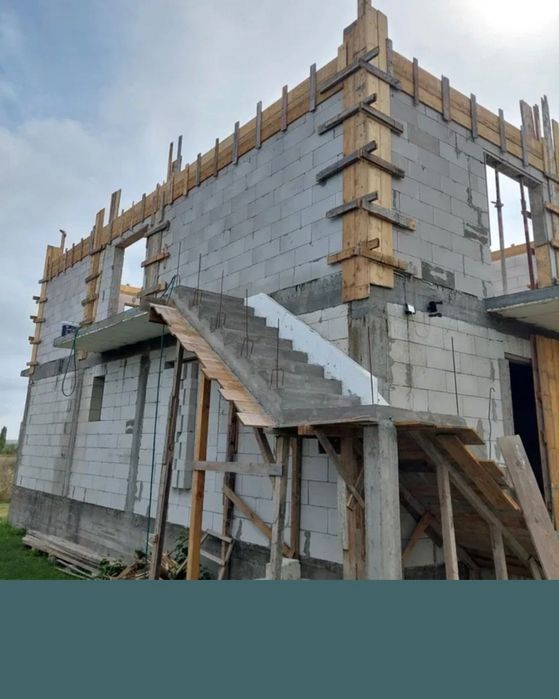 Vila in construcție