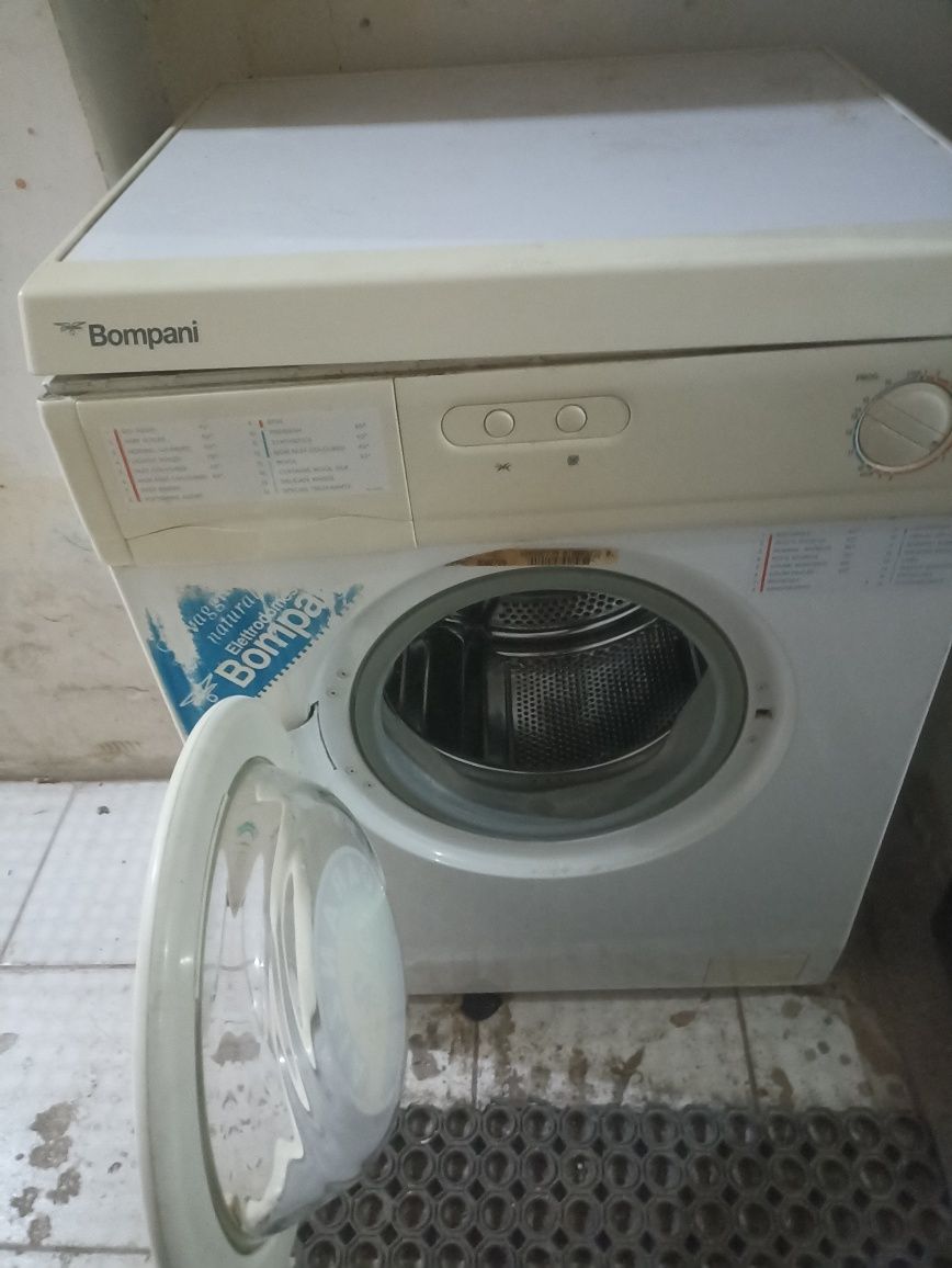 Продам срочно стиральную машину