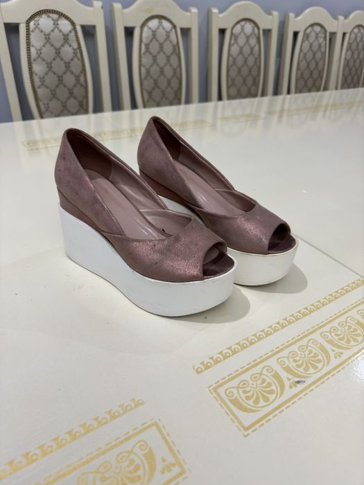 Женские туфли 37 размер