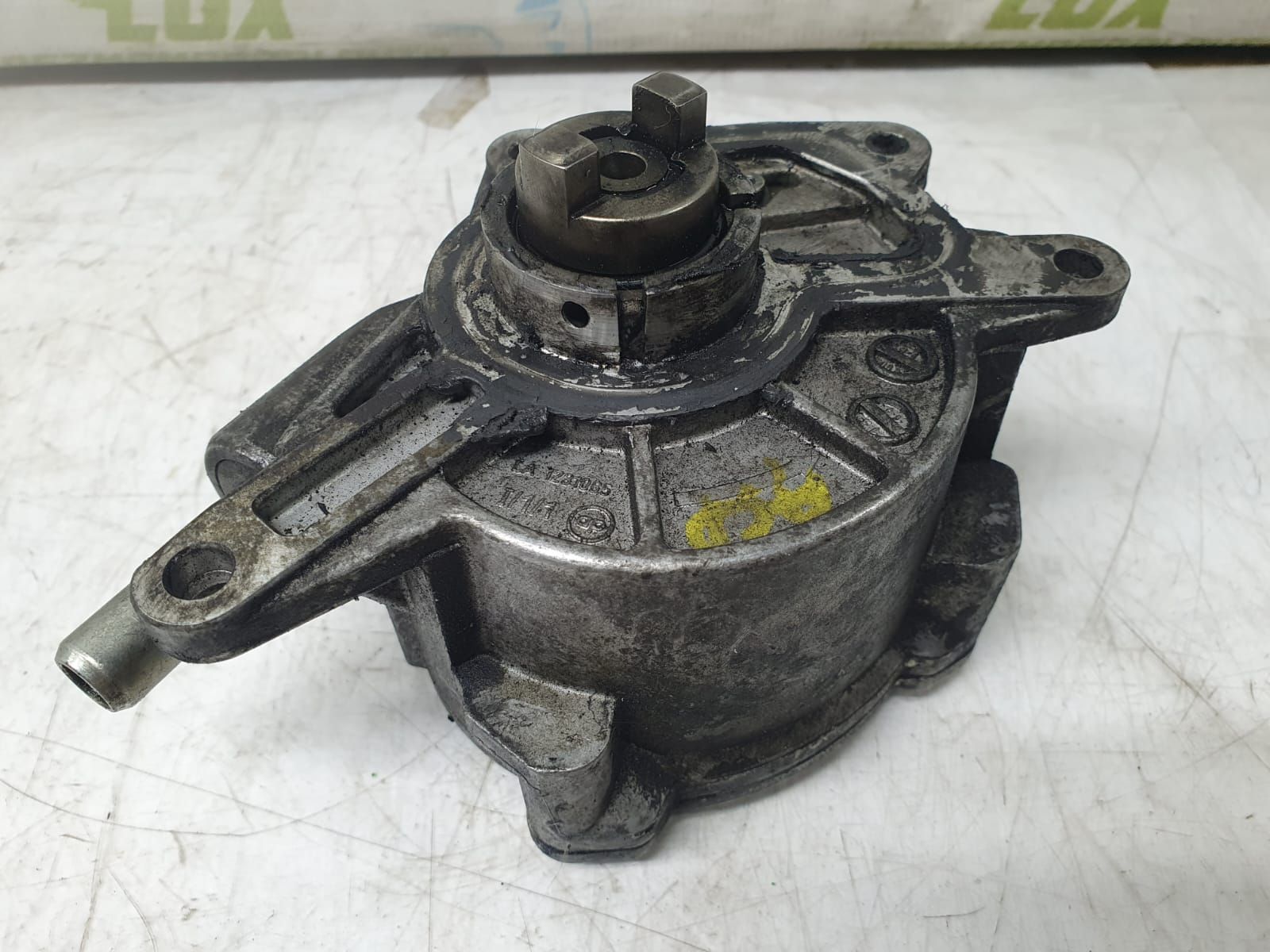 Pompa vacuum 3.0 cdi OM642 a6422300165 Mercedes-Benz CLS-Class C219 [