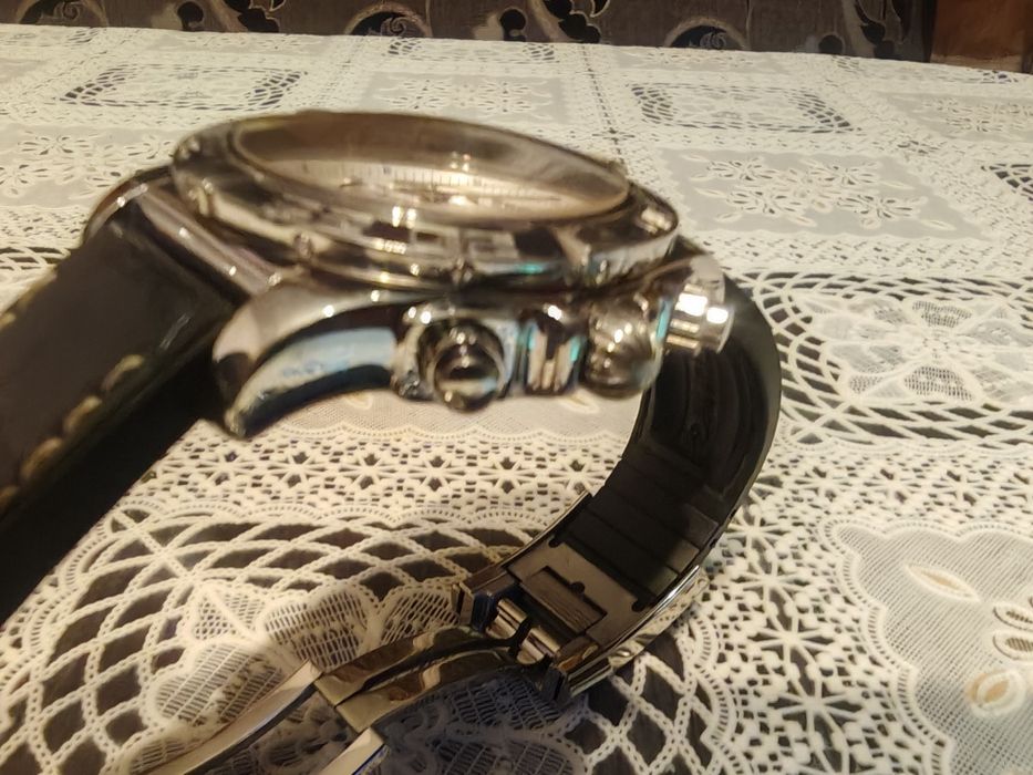 Продавам оригинален мъжки часовник   Breitling Chronomat 44 Chronograp