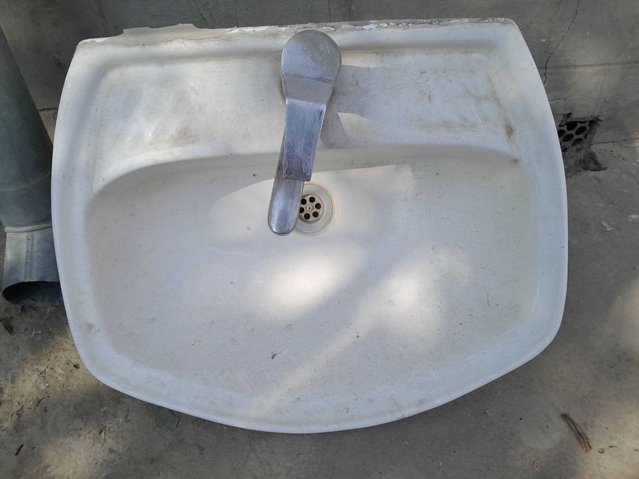 Продается Раковина Умывальник Б/У