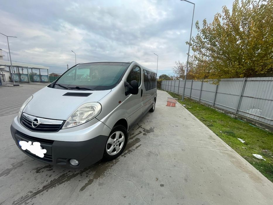 De vânzare Opel Vivaro 8+1