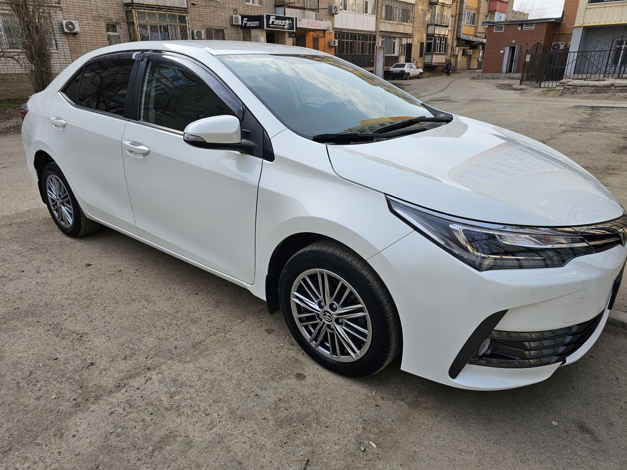 Автомобиль Toyota corolla restyle