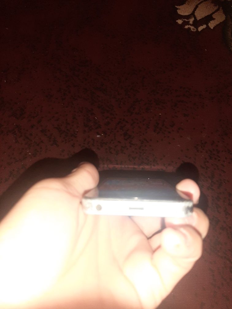 Iphone 5s, серебристого цвета