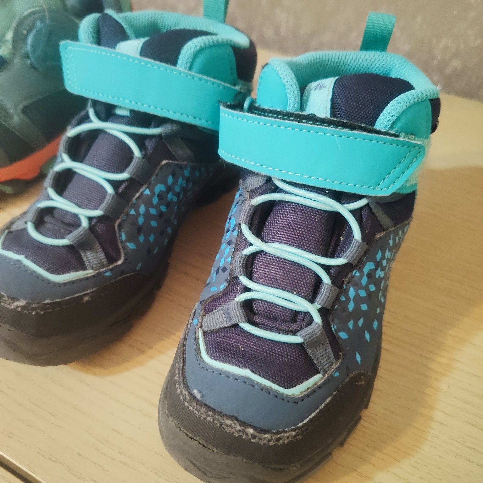 Боти Quechua и Zara