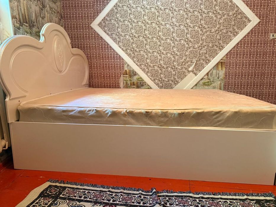 Продаётся кровать и шкаф