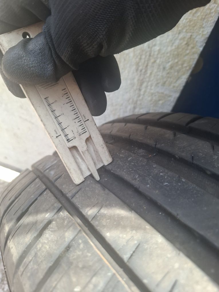 235/55/19 4летни Michelin дот 4022