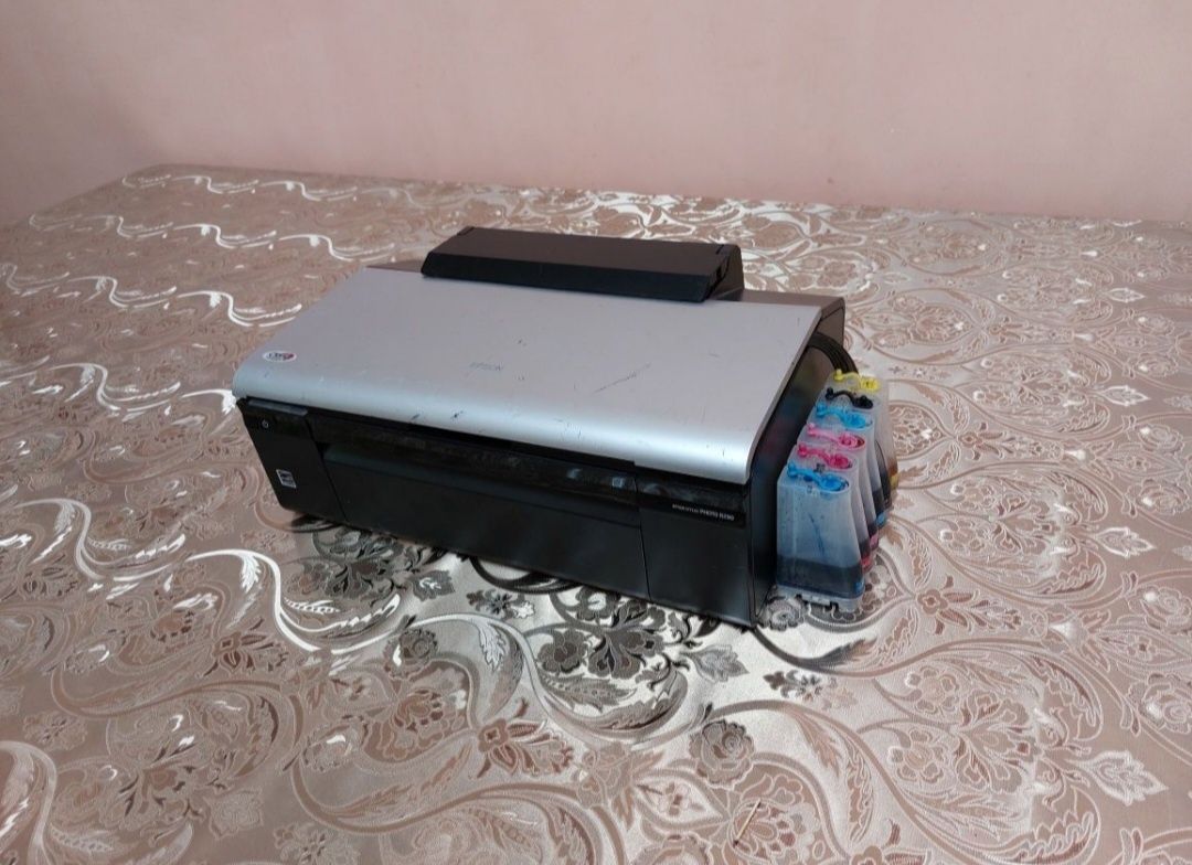 Rangli printer sotiladi