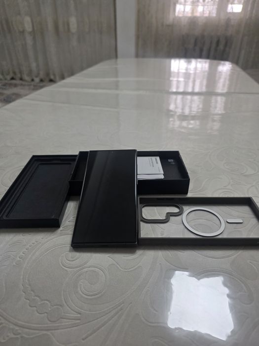 Samsung Galaxy S24 Ultra как новый