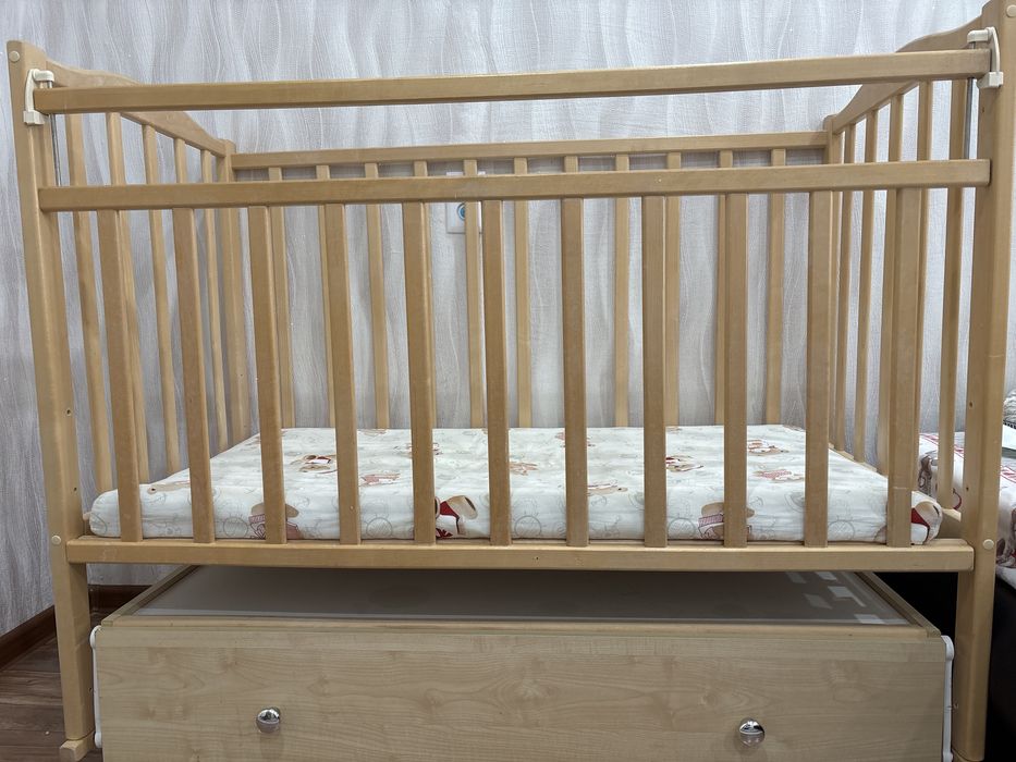 Отдам детскую кровать