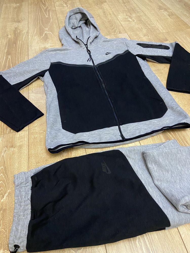 Trening Tech Fleece Nike marimea S,M,L,XL,XXL