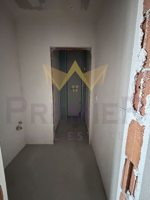 Продава се Тристаен апартамент в Варна, Победа - 102 кв.м за 2157 €/кв.м - Снимка #8