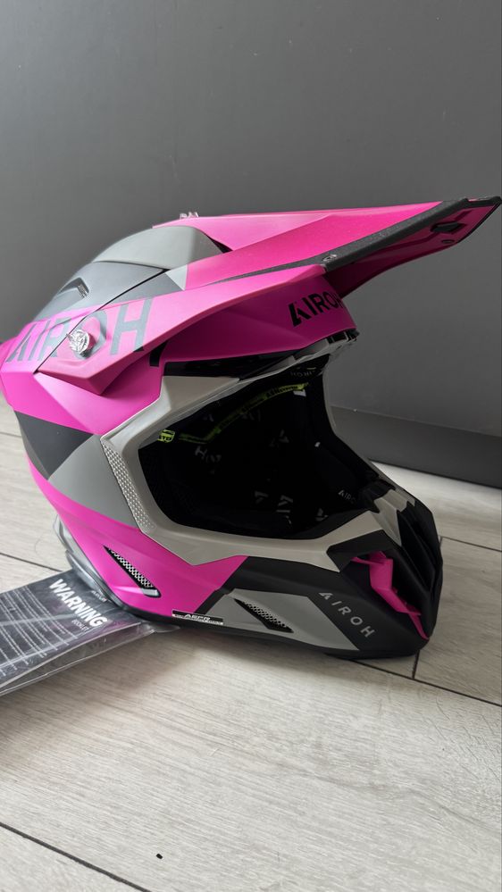 Casca enduro noua