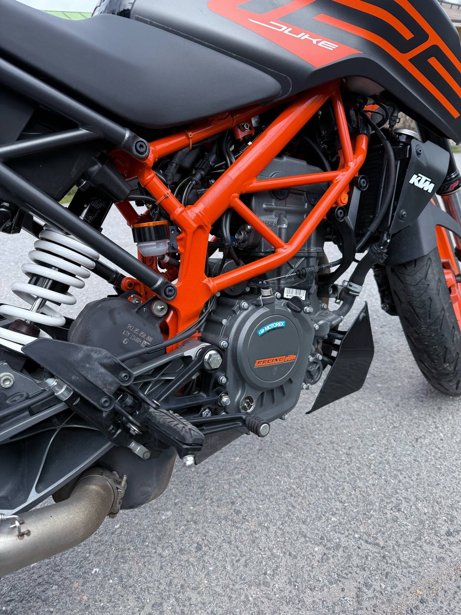 Ktm duke 125  2021
