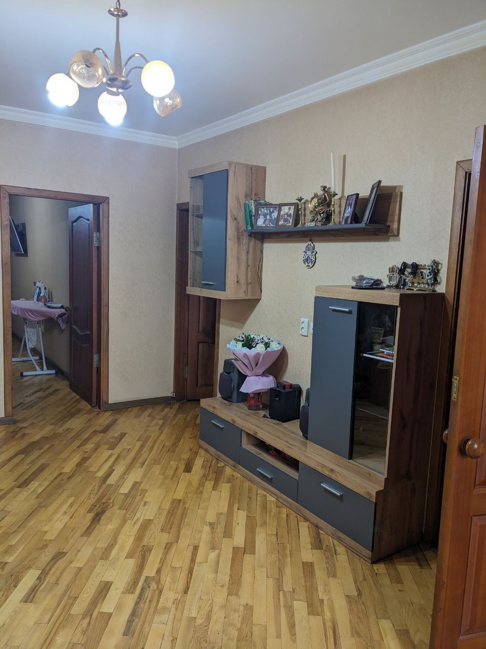 Метро Чиланзар,  Чиланзар 16! Комнат 2в3 в3