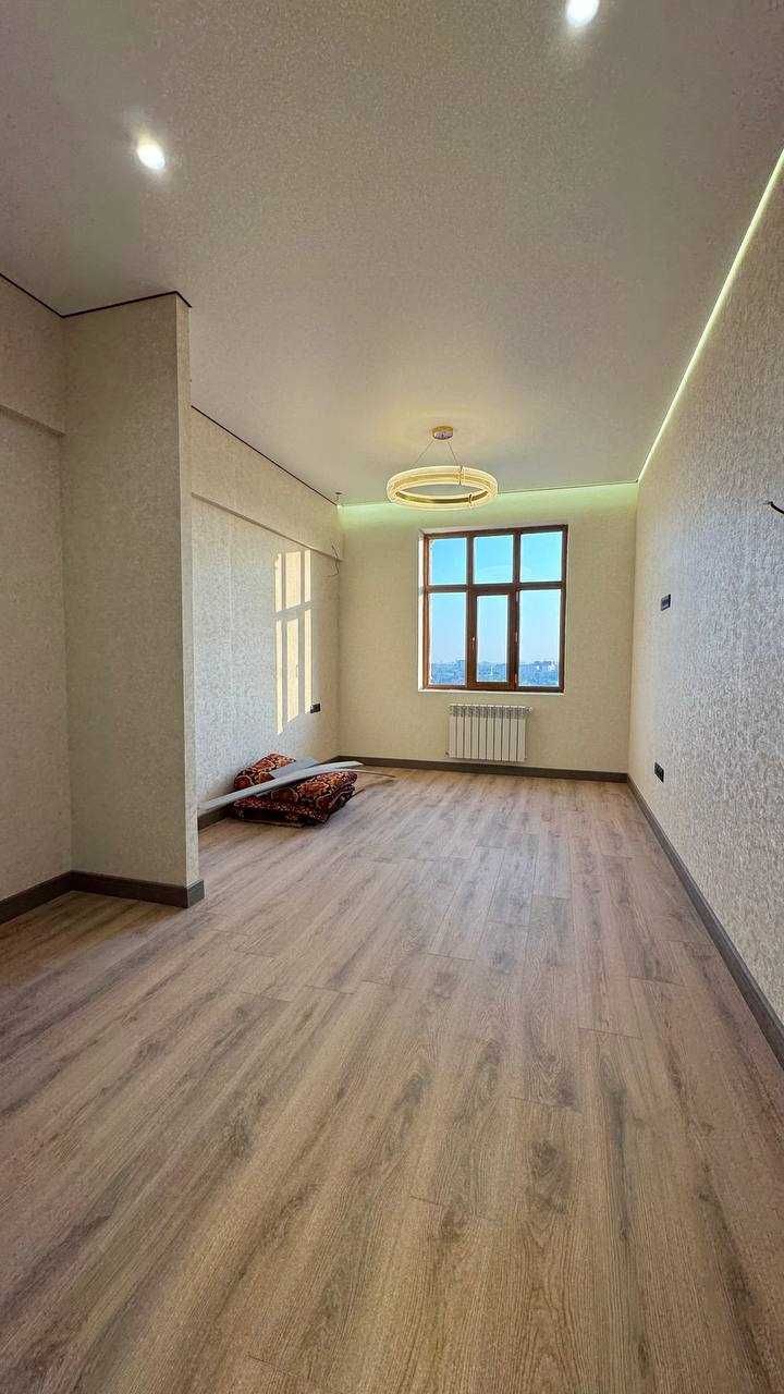 Продается 4-комнатная квартира в районе Яшнабад 90м2;