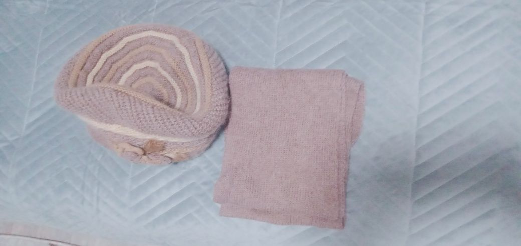 Продам шапочку и шарфу женский