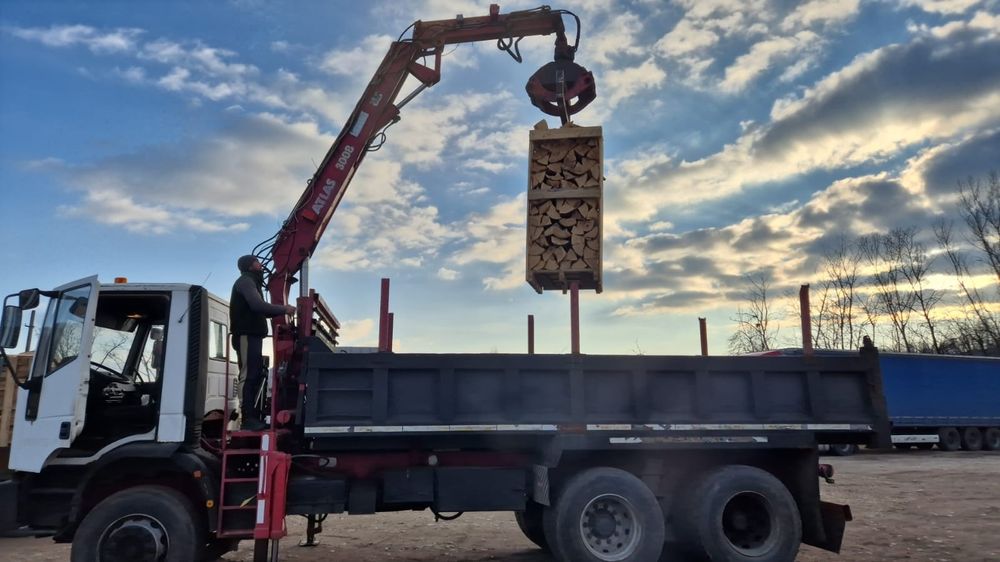 Iveco - Ford Basculabil cu macara forestiera