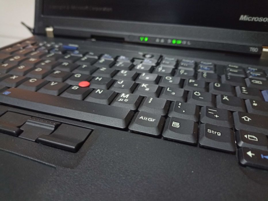 Vând IBM T60 impecabil
