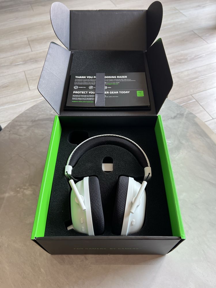 Razer Blackshark V2 Pro 2023 White Edition - Гейминг слушалки